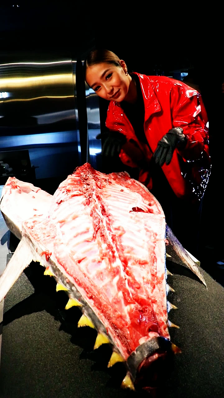 The tuna opened to the bone, ready for guests to scrape the nakaochi
