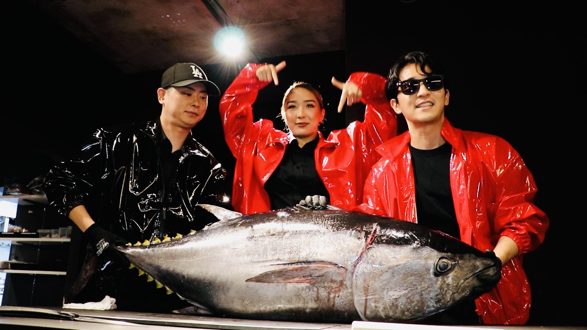 The TUNASHOGUN team with a whole bluefin tuna